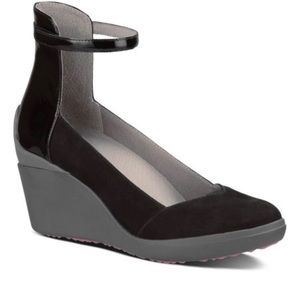 TSUBO | Dallin Leather Wedge Heel Ankle St…